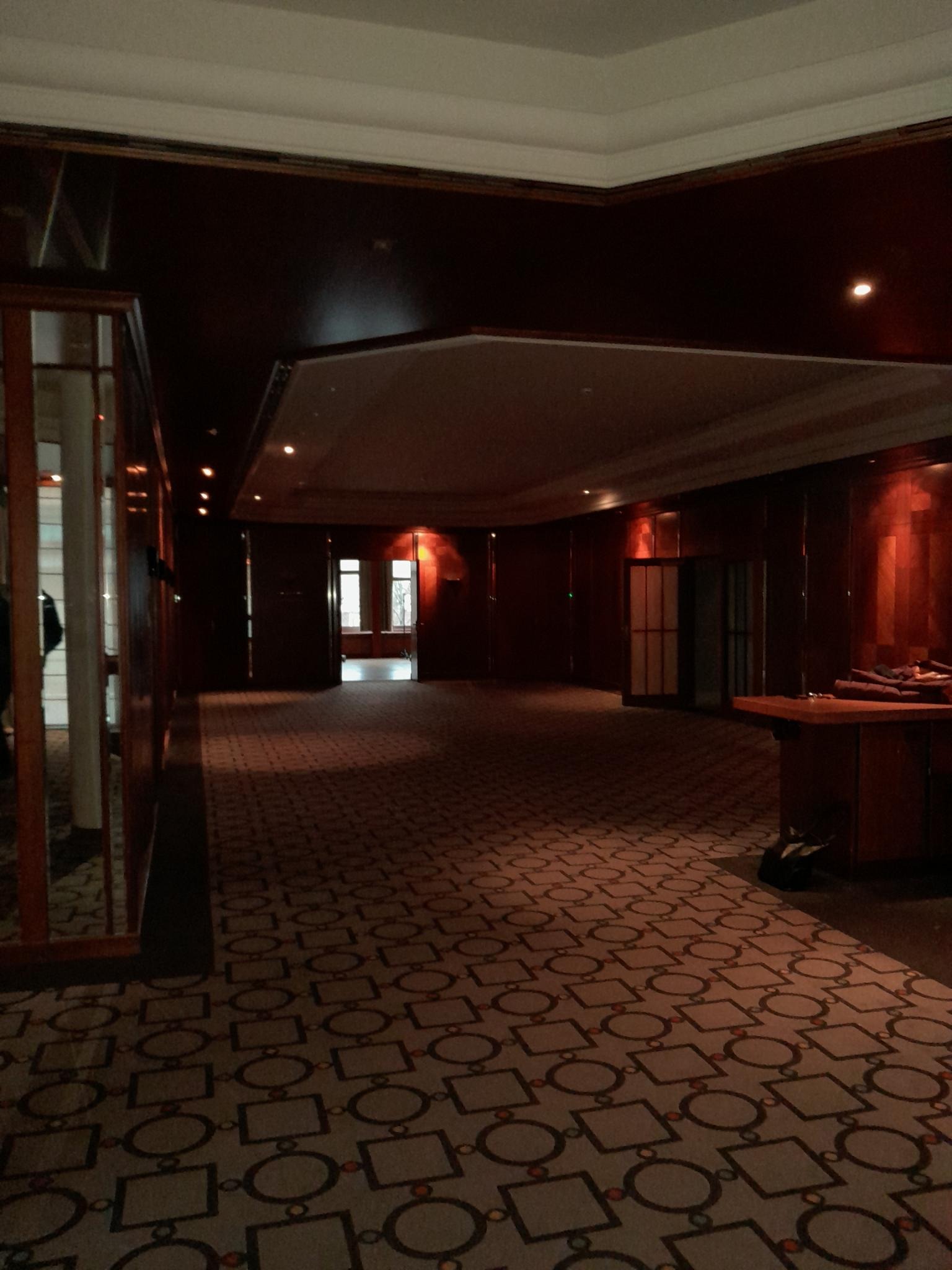 The Shining | Filmvorführung im verlassenen Luxushotel | Foto: Super7